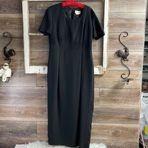 Ultra Dress New York Ladies Elegant Evening Gown, Size 8, Deep Black